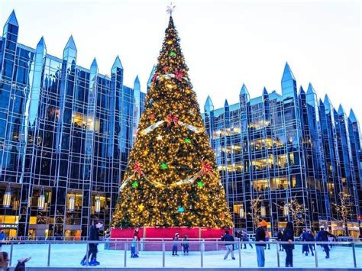 The best US cities for Christmas celebrations, ranked
